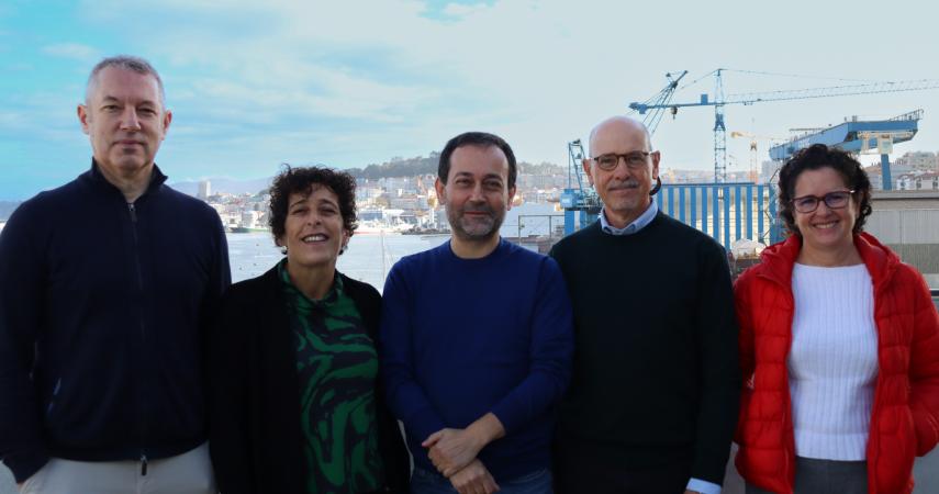 Novo equipo directivo. Foto na terraza do IIM en Bouzas co porto de fondo. Aparecen, de esquerda a dereita, Jose Babarro, Marta López, Fran Saborido, Xosé Pintado e Sonia Dios.